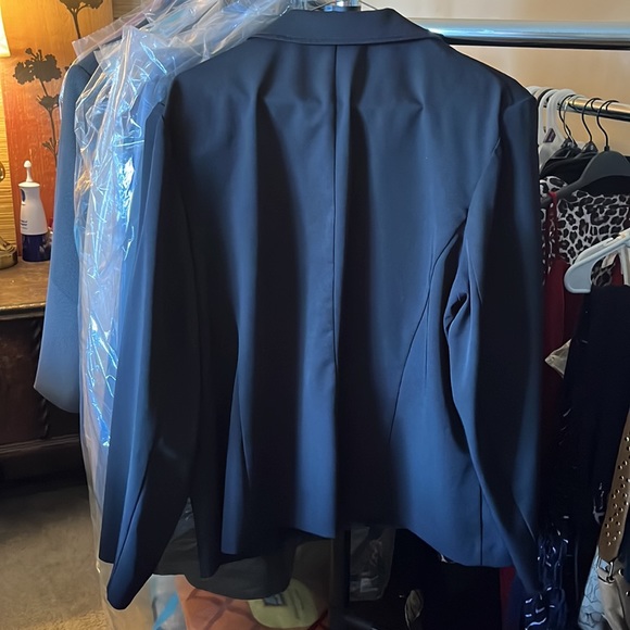 Jacket - Picture 2 of 4